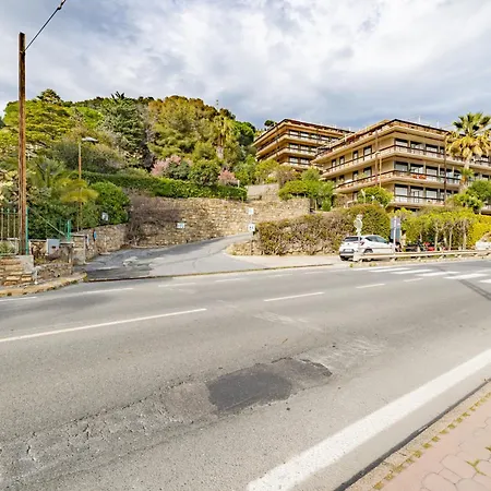 Mina House - Appartamento Fronte Mare Con Ampia Terrazza E Garage *