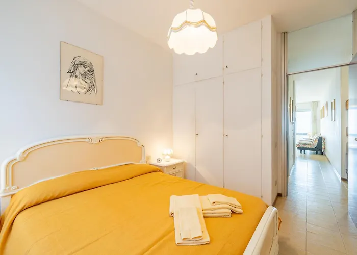 Mina House - Fronte Mare Con Ampia Terrazza E Garage Apartment